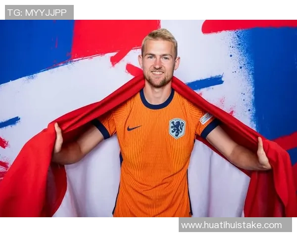 曼联官方盛赞德里赫特本赛季唯一全勤球员展现出色表现 曼联官方盛赞德里赫特本赛季唯一全勤球员展现出色表现