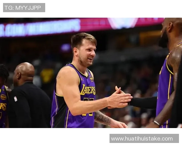 东契奇对快船的疯狂表现已连续14场得分25并列联盟最长纪录 东契奇对快船的疯狂表现已连续14场得分25并列联盟最长纪录