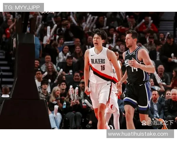 克林根场边指导杨瀚森展现深厚情谊引发媒体热议