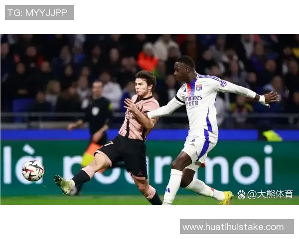 坎比亚索谈客战博德体能挑战与人造草皮适应问题